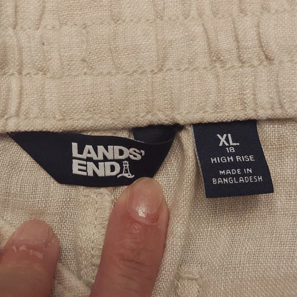 LANDS END Womens High Rise Pullon 10in Cream Color sz 18 Bermuda Shorts - Picture 10 of 12